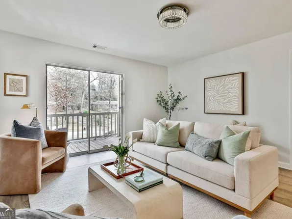 1029 N Jamestown Rd, Decatur, GA 30033