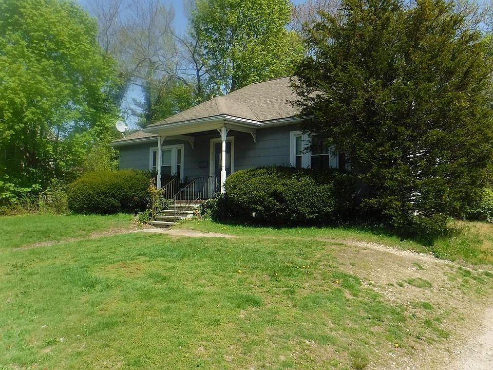 2nd image of 547 Pleasant St