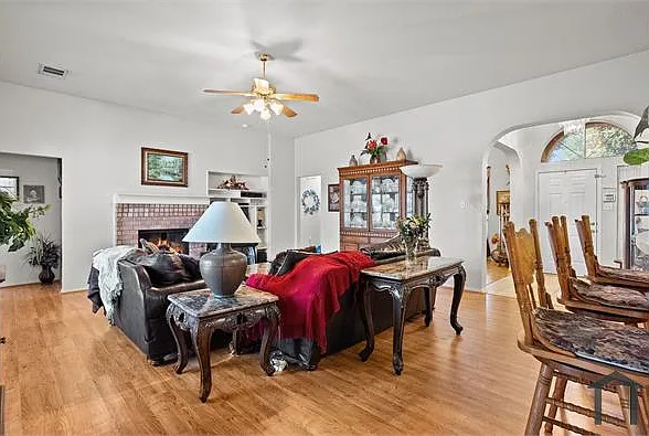 10202 Bent Tree Dr — Photo 17
