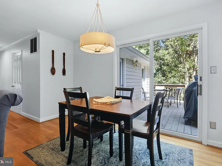 900 Hickory Cir — Photo 9