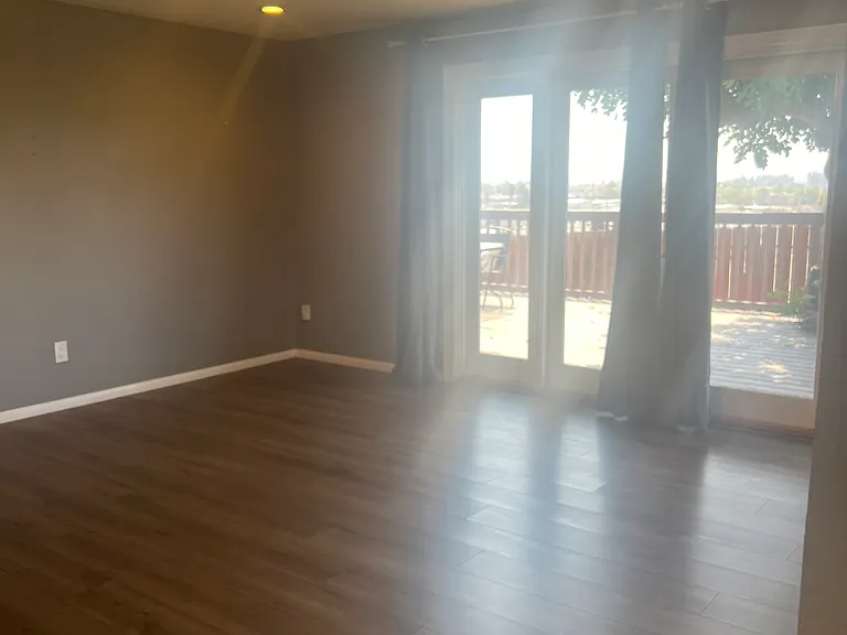 1545 Sweetwater Ln — Photo 3