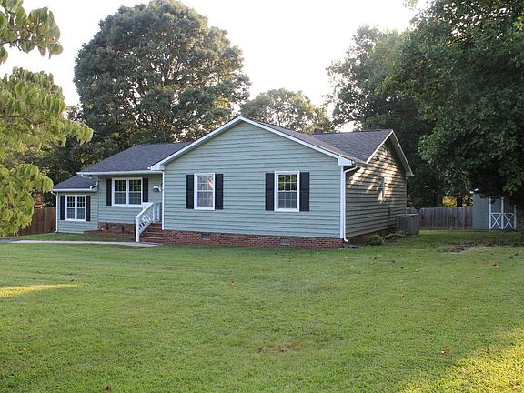 2nd image of 415 White Cypress Dr