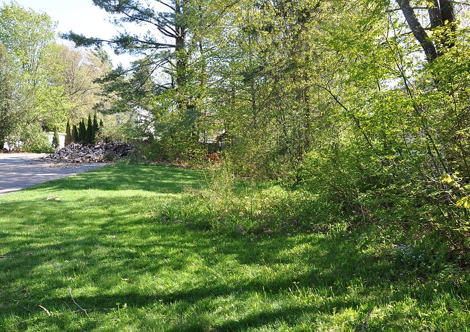 2nd image of 2218 Saranac Ave