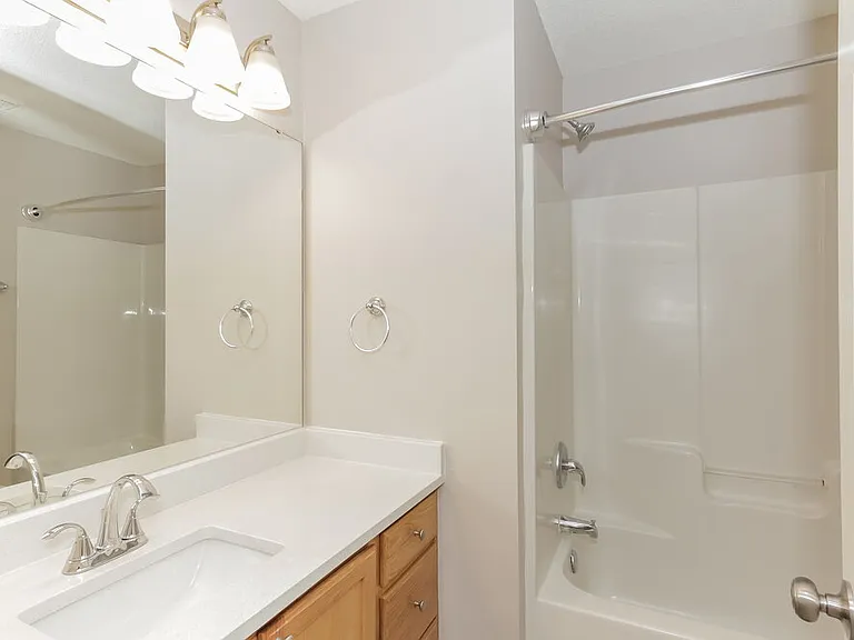 7223 Claiborne Woods Rd — Photo 16