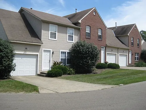 25-27 Applewood Cir Photo 1