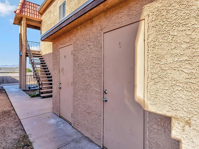 2257 Exeter Dr #D — Photo 4