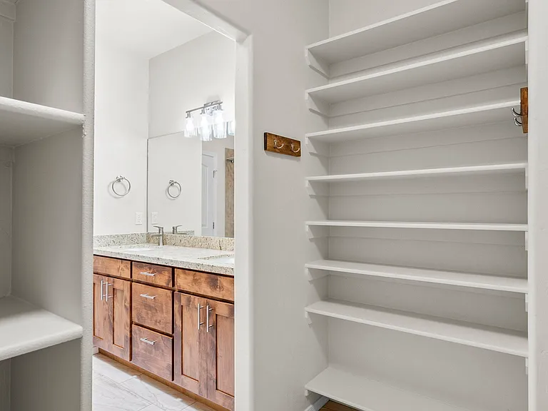 1601 Golden Gate Way — Photo 15