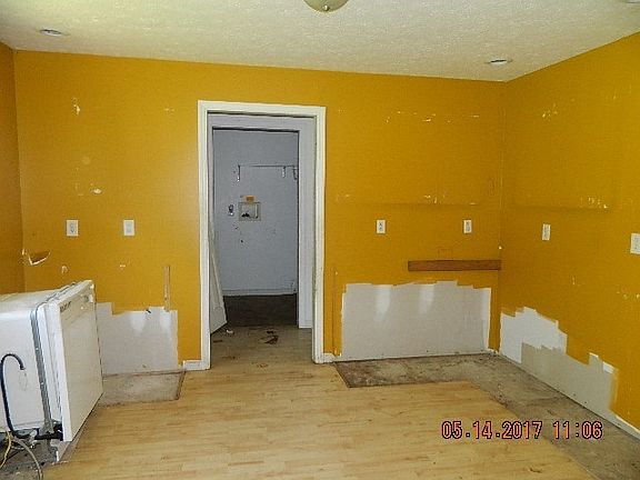 3rd image of 2362 County Road 144