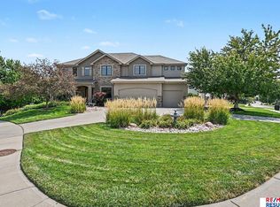 1207 S 195th St, Omaha, NE 68130