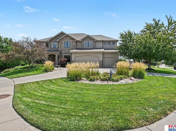 1207 S 195th St, Omaha, NE 68130