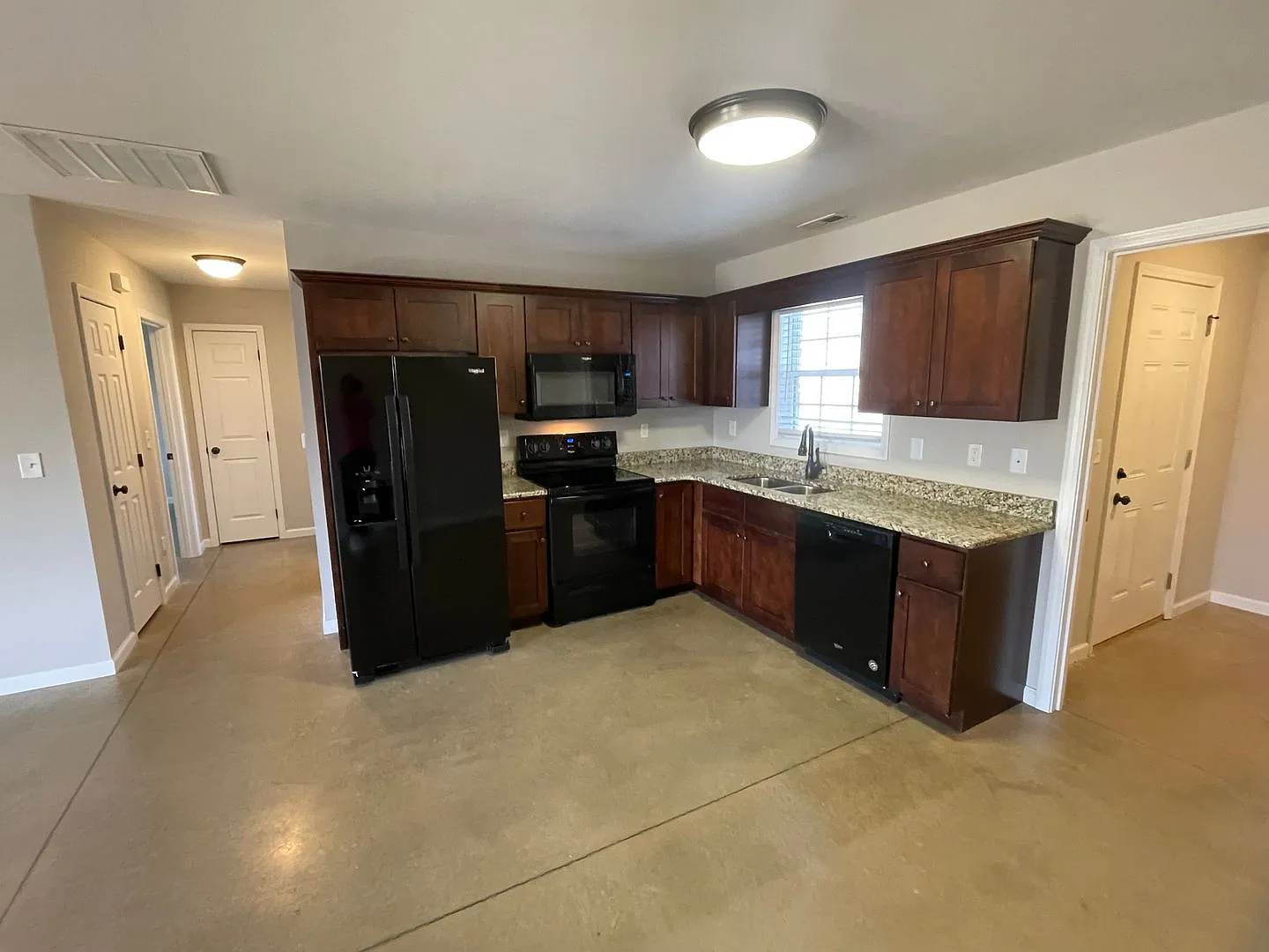 Available 10/7/2026! Fantastic 2 bedroom, 1 bath duplex available in Denver, NC — Photo 3