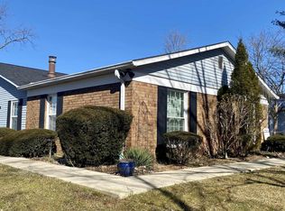 926 E Commons Dr, Bloomington, IN 47401