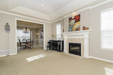livingroom2_700.jpg