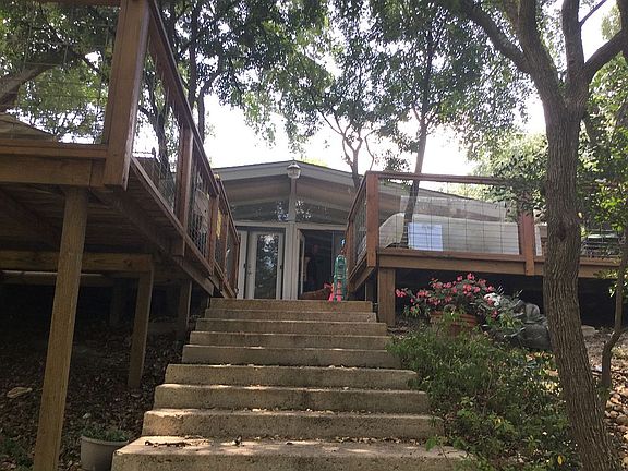 3rd image of 7135 Oakridge Dr