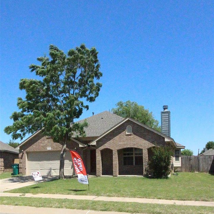 1st image of 2404 Rookhaven Ln