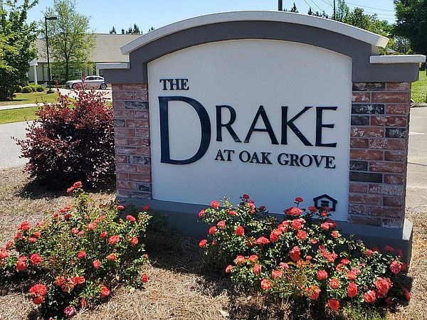 The Drake at Oak Grove Apartments in Hattiesburg, MS