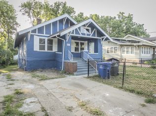 927 42nd St, Des Moines, IA 50312