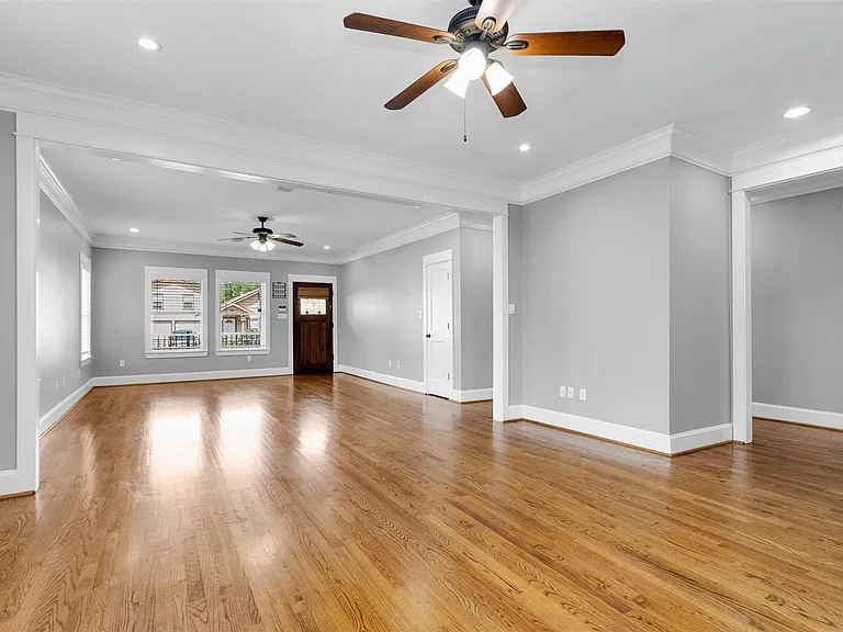 304 Vincent St — Photo 10