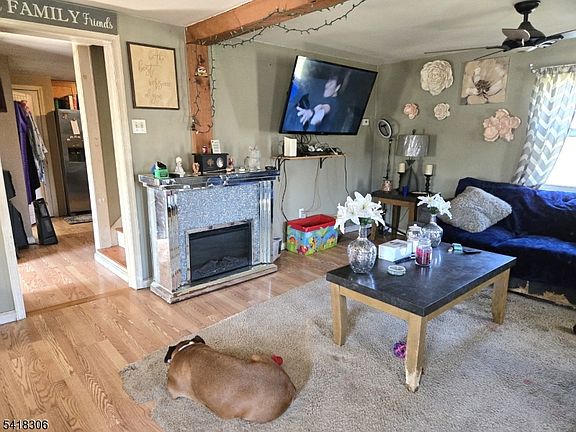 5th image of 125 Bowerstown Rd