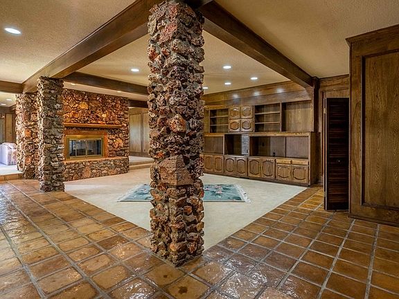 3rd image of 6404 Sequoia Dr