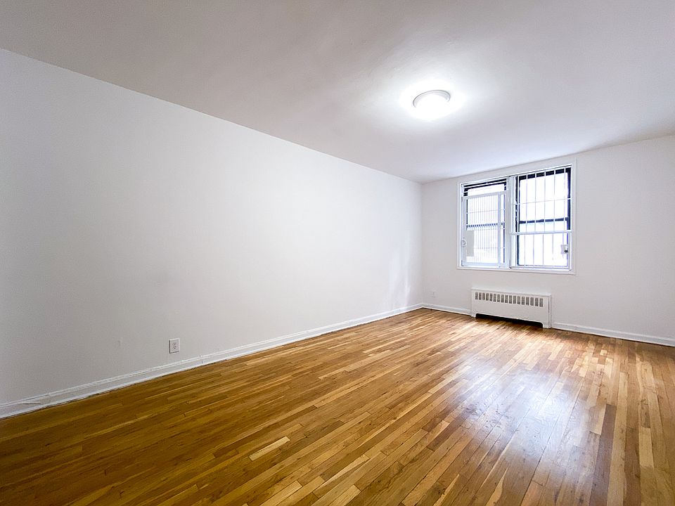 1st image of 315 E 5th St APT 1B