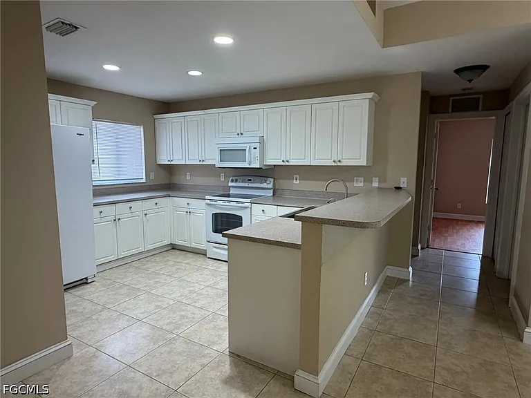 3404 NE 9th Ave — Photo 9