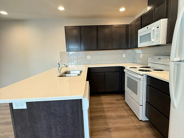 47 Samantha Ct — Photo 10
