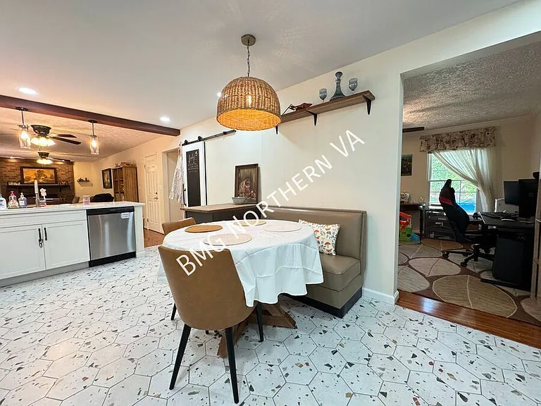 3821 Jocelyn Dr — Photo 8