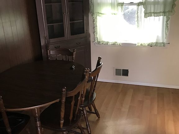 4th image of 1584 N Thompson Dr