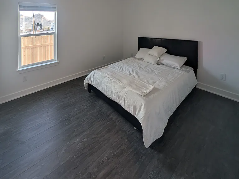 1650 W Center St #8 — Photo 6