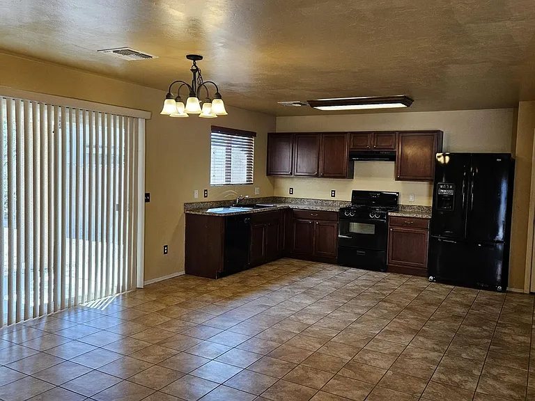 5072 E Fishhook Ct — Photo 3