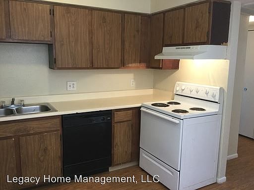 3rd image of 2807 E Le Marche Ave