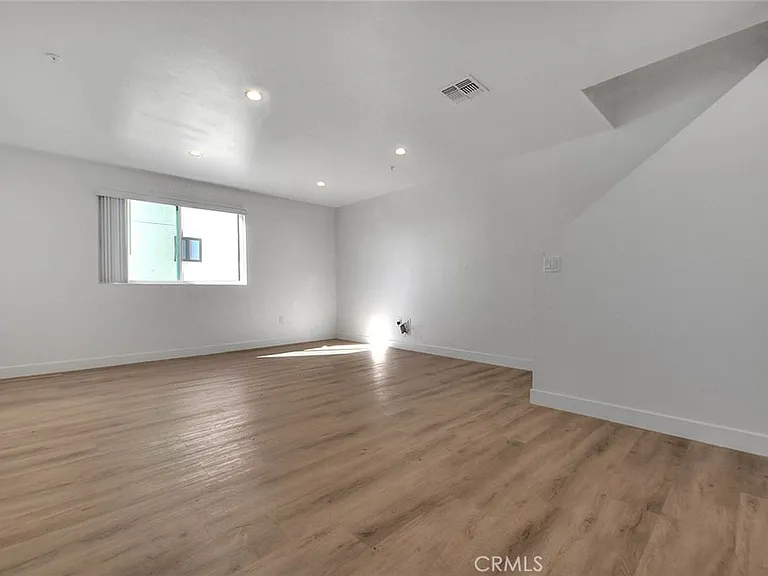 5852 Vineland Ave #5852-2 — Photo 29