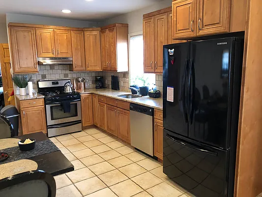 Rented by Capri Jet Realty Corp | media 5