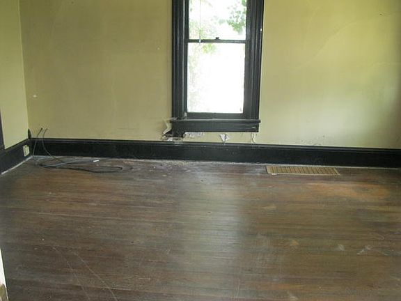 4th image of 920 Dale Ave SE
