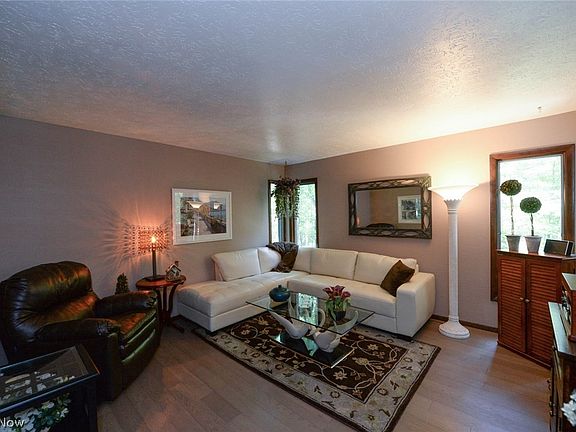 3rd image of 19493 Tawny Brook Ln