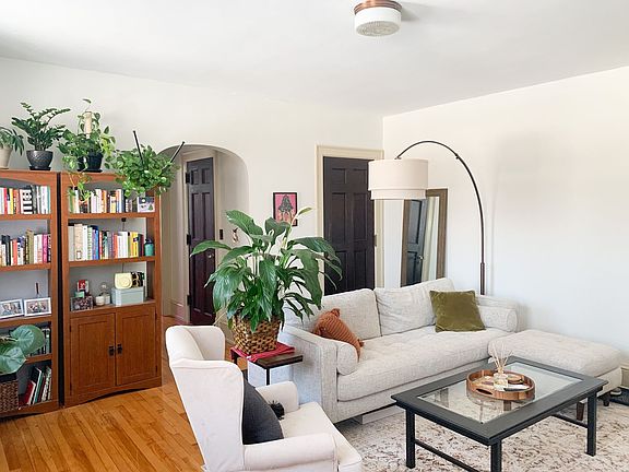 3rd image of 1307 Wilson St APT 5