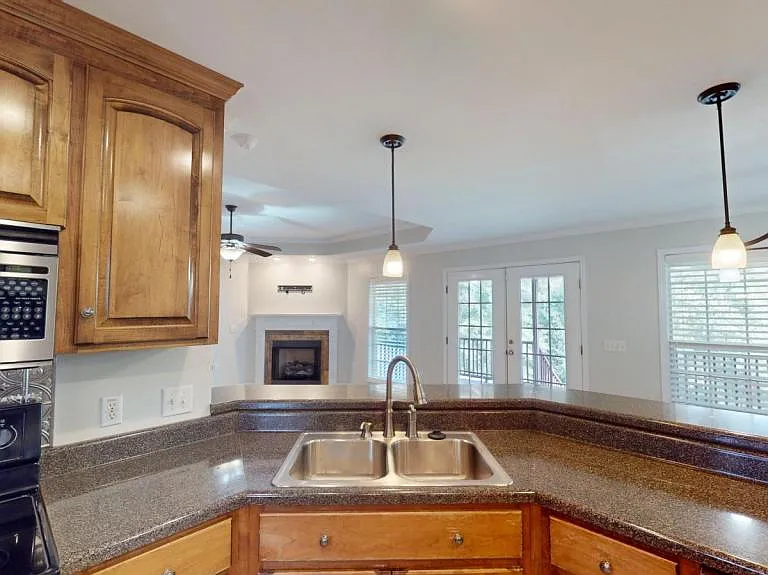 109 Mohegan Dr — Photo 5