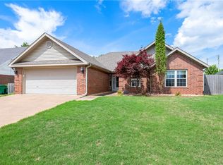 761 Walker St, Centerton, AR 72719