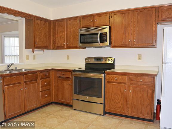 3rd image of 9317 Sombersby Ct