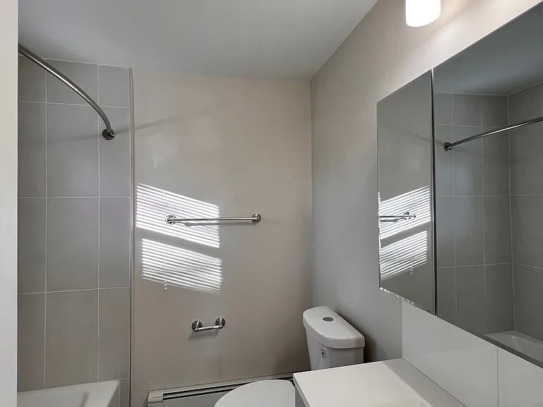 Highland Manor Apartments — Photo 23