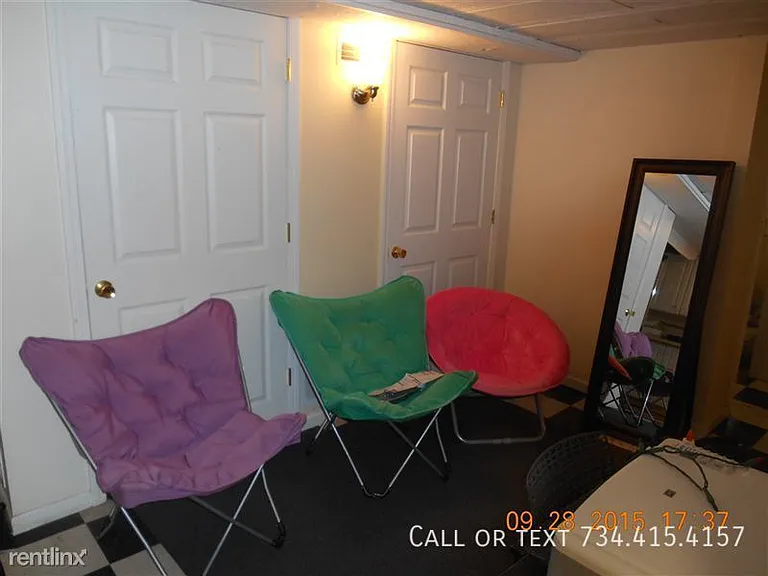 518 Lawrence St — Photo 11