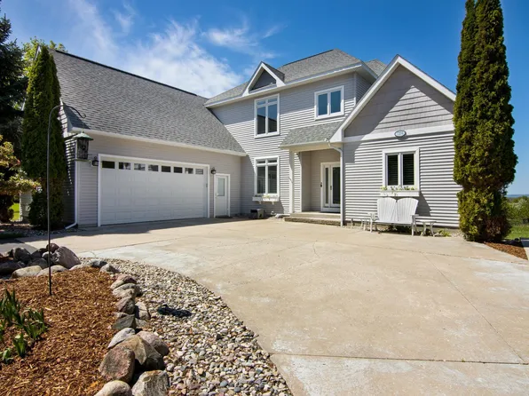 7204 McDermott Dr, Kewadin, MI 49648