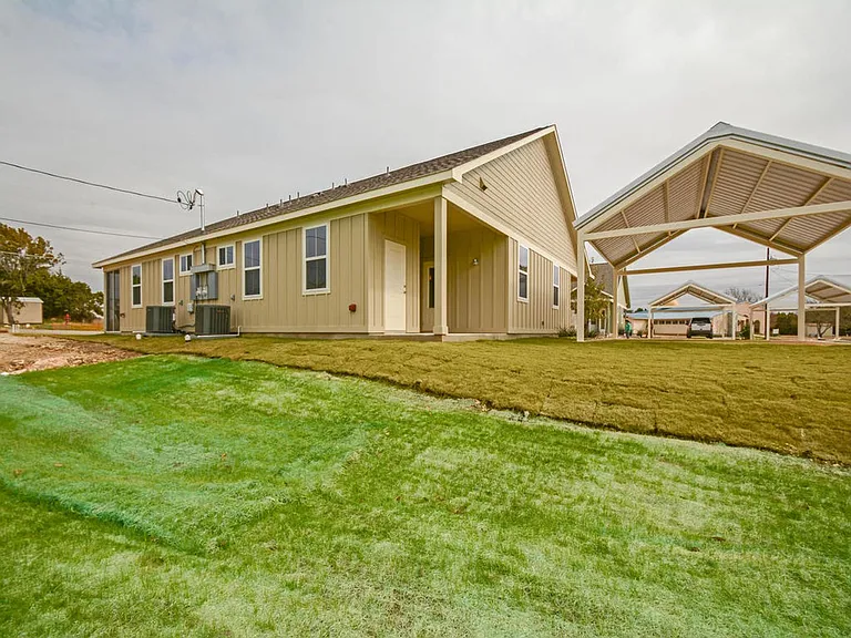 240 Rose Dr — Photo 28