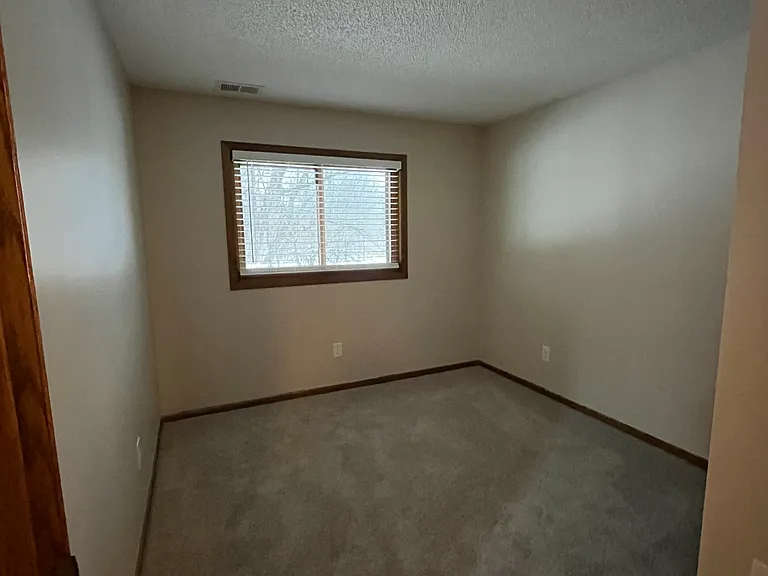 7017 Polaris Ln N — Photo 36