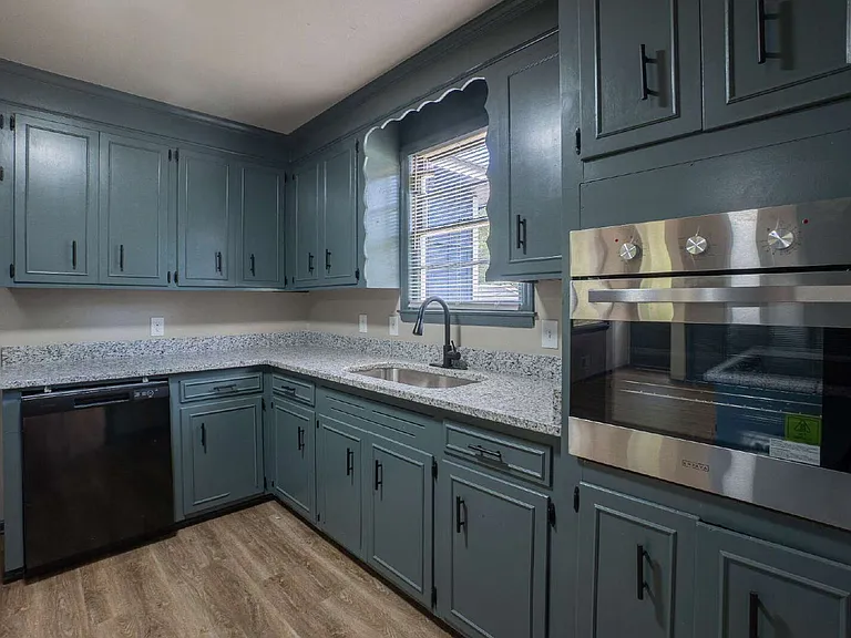212 Brickling Rd — Photo 9