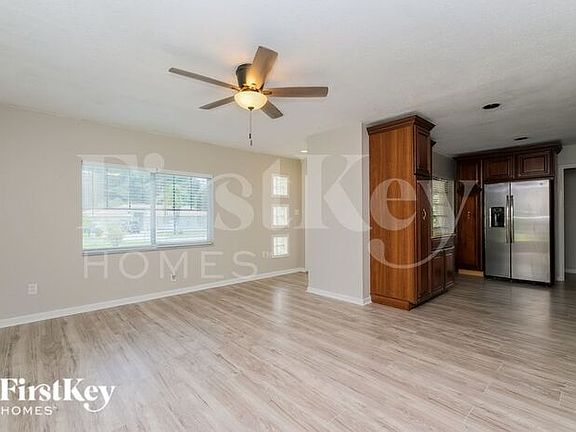 2nd image of 7801 N Blvd