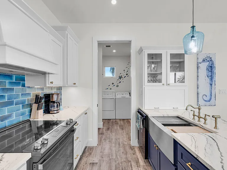 9 Beach Dr — Photo 9