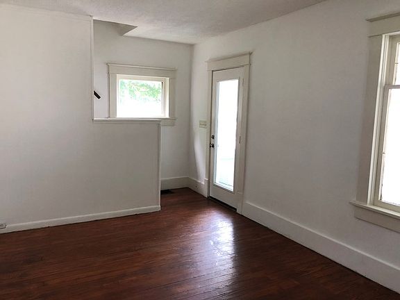 4th image of 311 Dorchester St