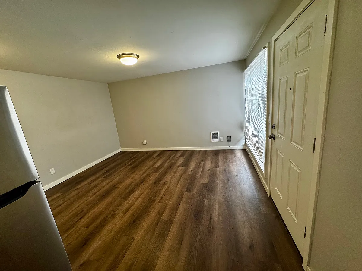 Living Room - 923-925 SW Holden St #3